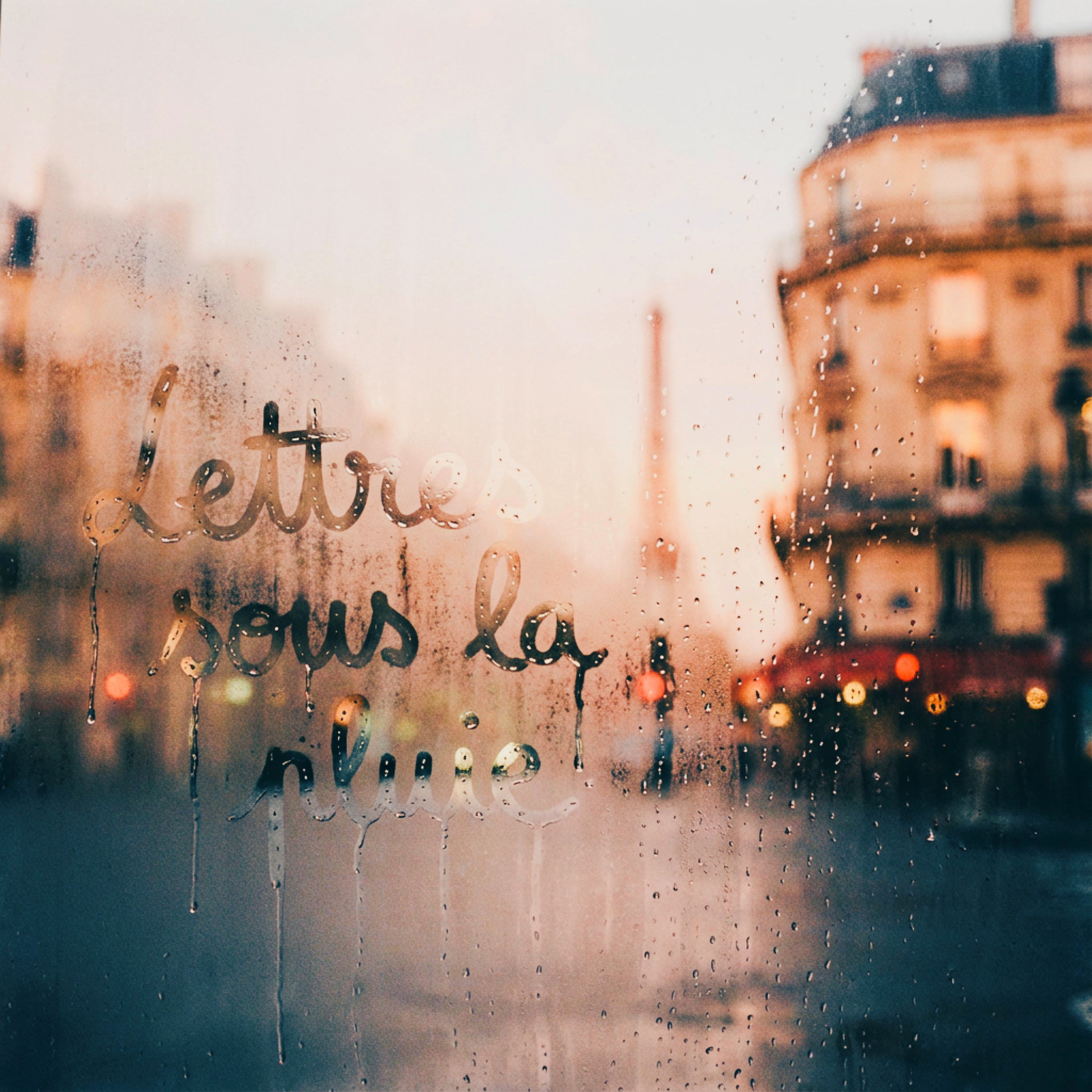 Lettres sous la pluie